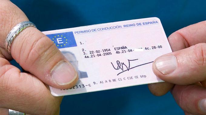 Los 12 Tipos De Carnet De Conducir Que Hay En España