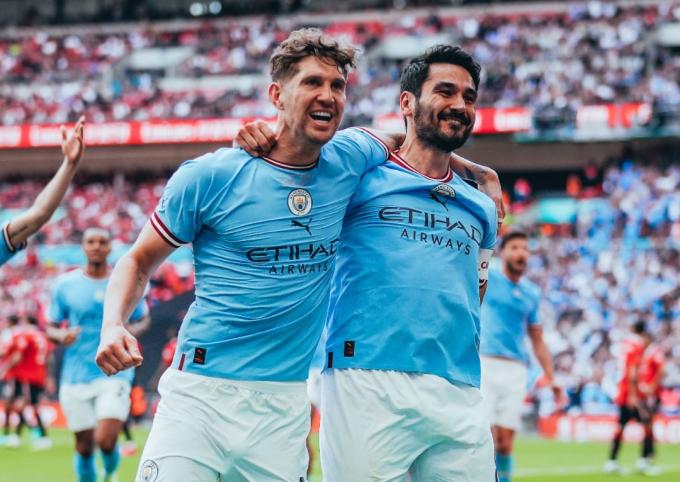 Stones y Gundogan celebran un gol del Manchester City (Foto: MCFC).