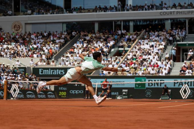 Carlos Alcaraz, en el partido contra Djokovic en Roland Garros (Foto: cordon press)