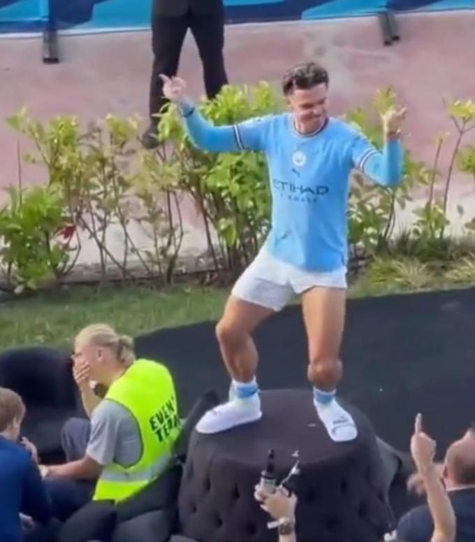 Grealish El Rey De La Fiesta En El Manchester City