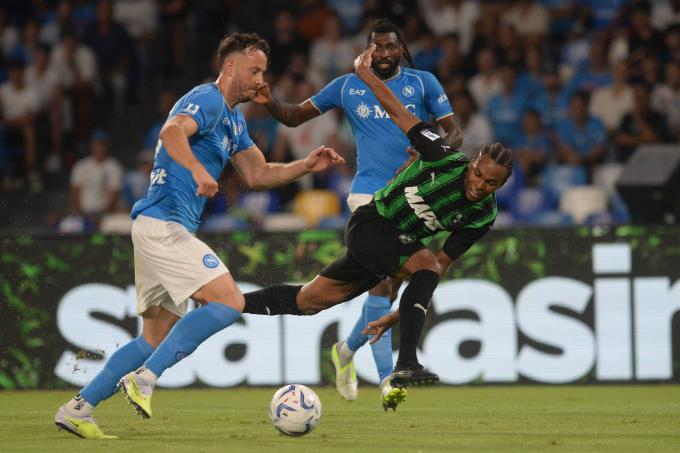 Amir Rrahmani, jugador del Nápoles ante el Sassuolo. Fuente: Cordon Press.