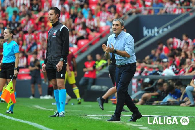 Ernesto Valverde aplaude en el triunfo ante el Cádiz en San Mamés. Ahora toca ir a por el Alavés (Foto: Athletic Club).