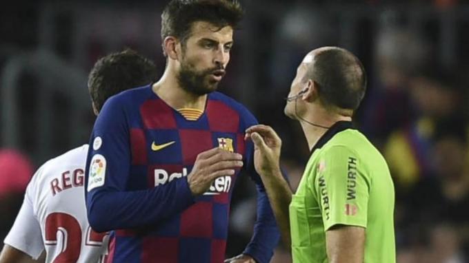 Mateu Lahoz niega que preguntara a Piqué por sus hijos en un córner: 