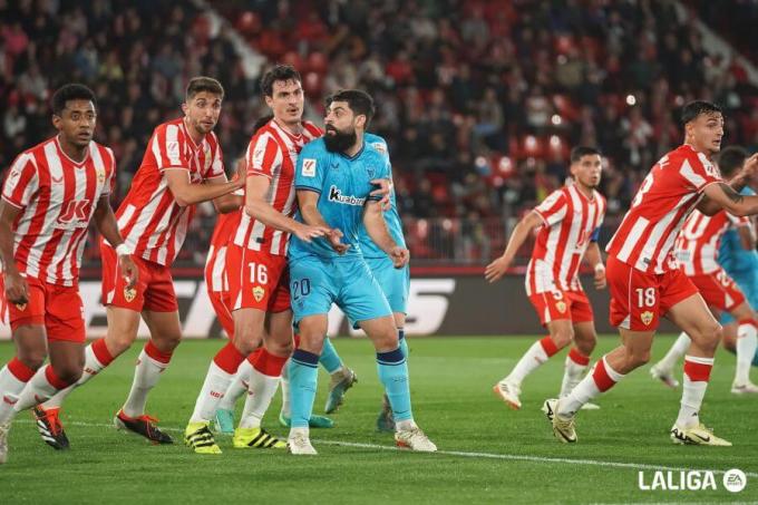 Almería - Athletic, en directo: Expulsión de Ramazani