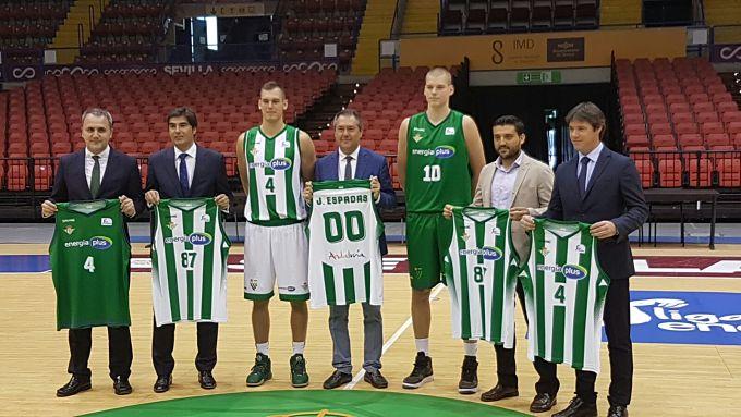 Presentación del Betis Energía Plus. (Foto: Kiko Hurtado).