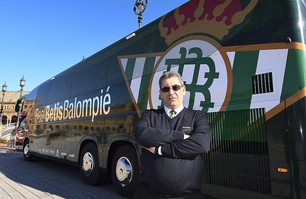 José Delgado, conductor del autobús del Real Betis (Foto: Kiko Hurtado).
