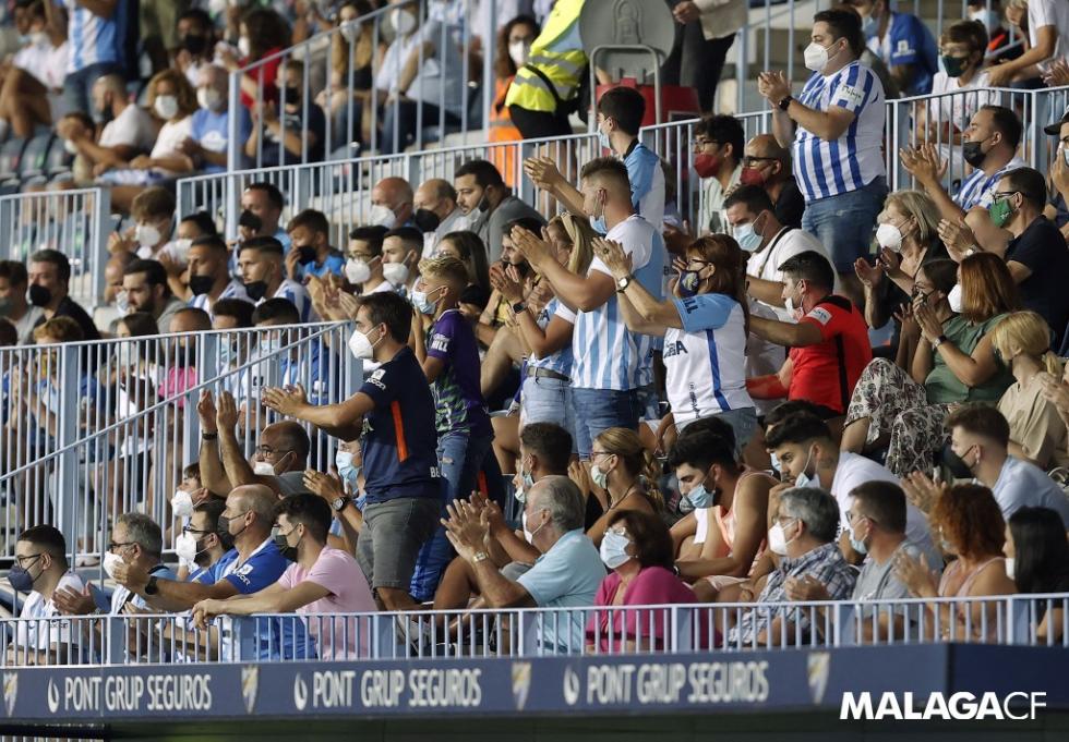 La afición del Málaga CF está demostrado su fidelidad en La Rosaleda.