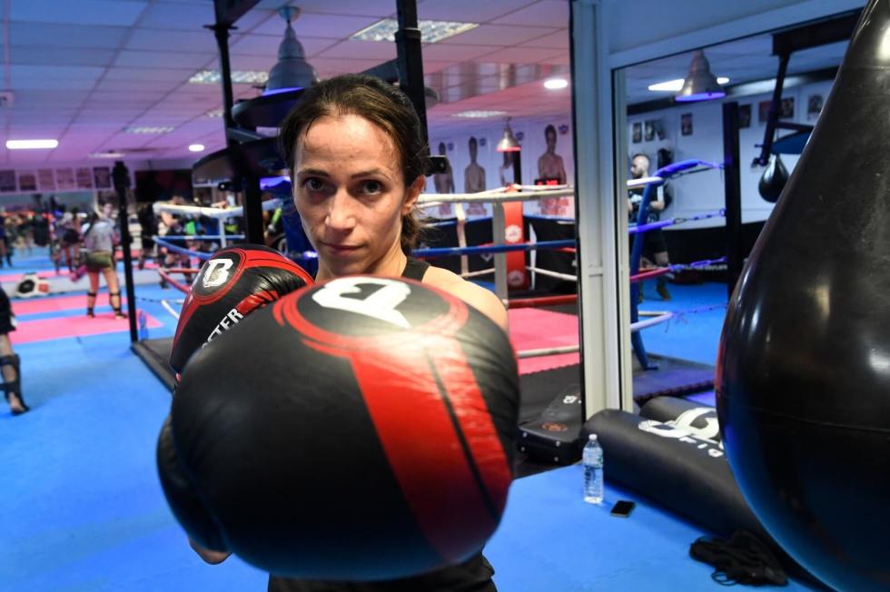 La kickboxer Cristina Morales, en el gimnasio donde se entrena (Foto: Kiko Hurtado).