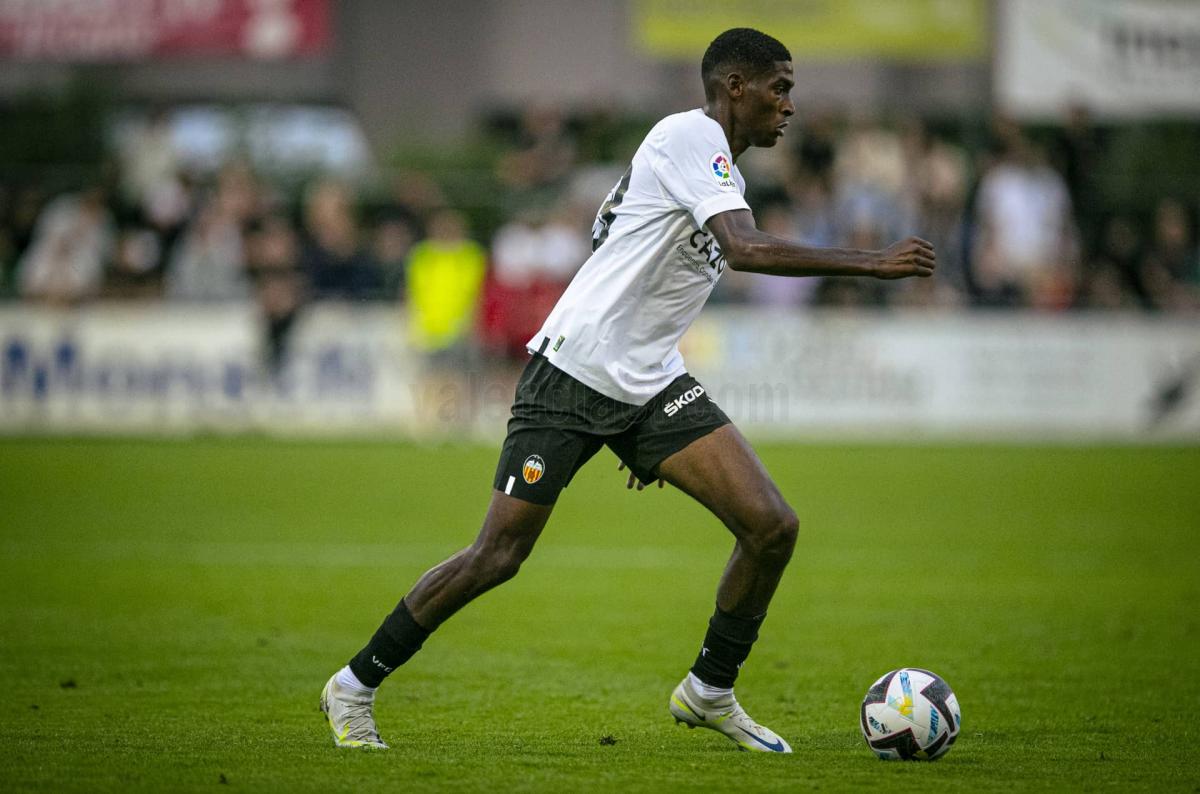 Valencia: Mosquera ya ha sido inscrito en LaLiga con nuevo dorsal