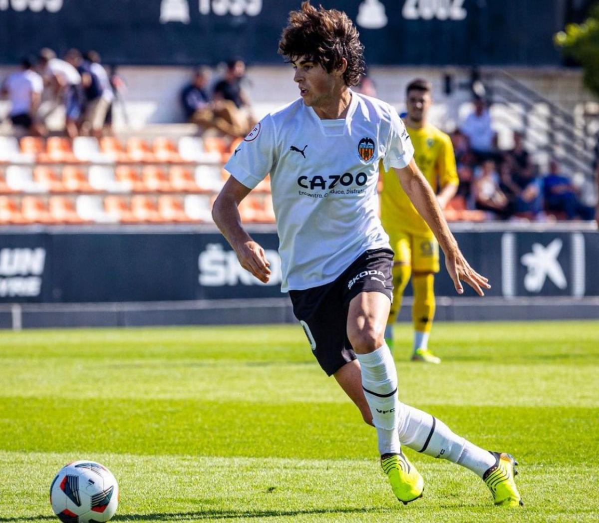 Fichajes Valencia CF Javi Guerra, objetivo del Barcelona quiere pescar