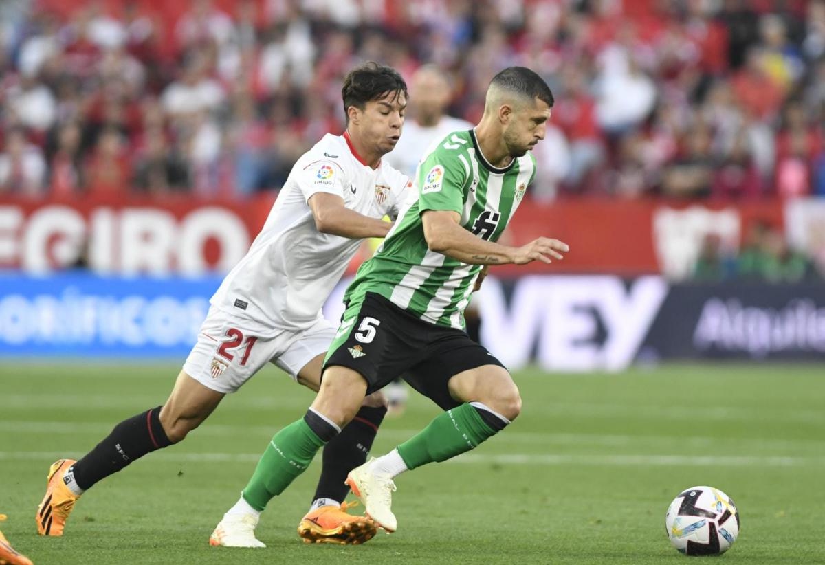 La Premier va a por Guido Rodríguez y el Betis inicia las negociaciones