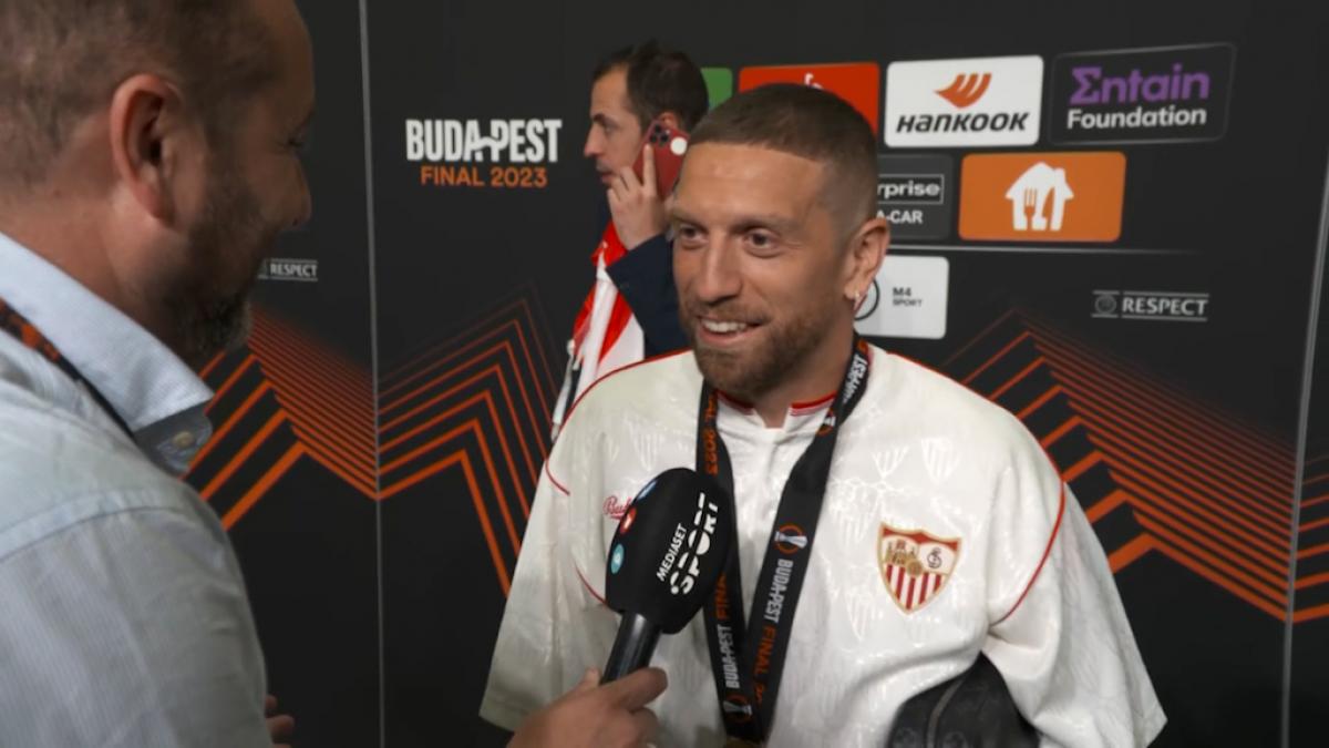 Papu Gomez y su homenaje a Maradona Mi idolo. Si elegi este club fue por el