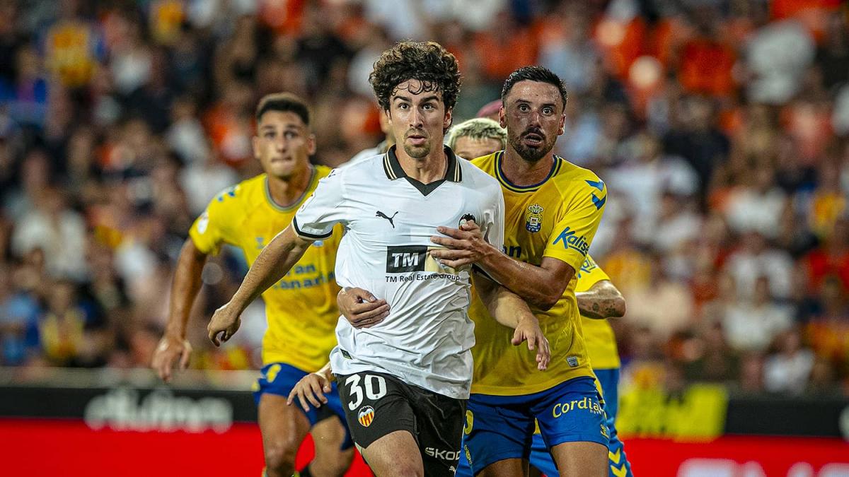 El Valencia CF ha alcanzado un acuerdo para la renovación de Hugo González  - Valencia CF