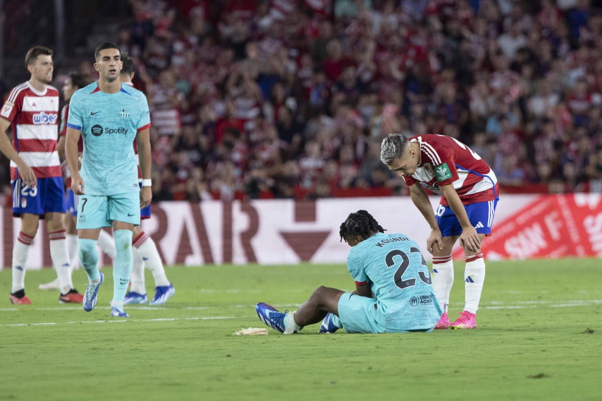 El Barça Confirma La Lesión De Koundé Esguince En El Ligamento Tras La Caída De Gavi En Su Rodilla