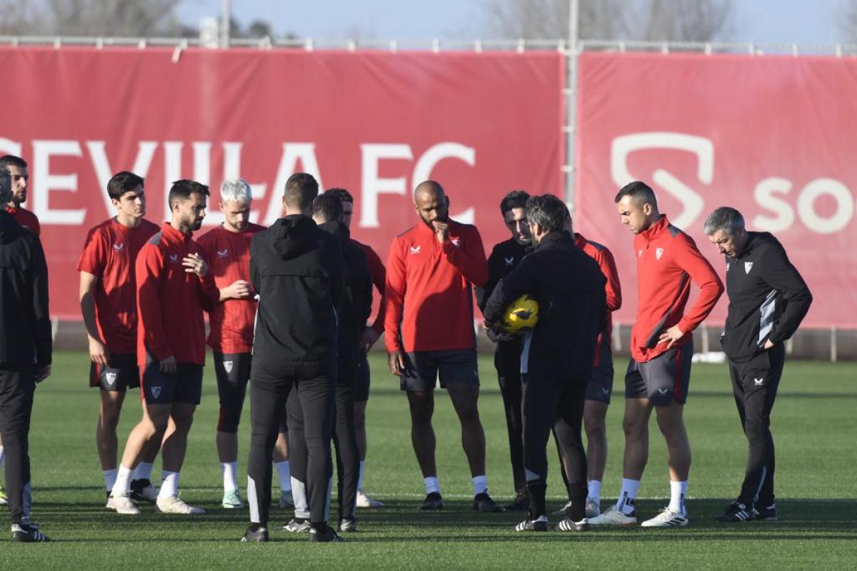 Las notas del Sevilla FC-Rayo Vallecano: En-Nesyri salvador en un gran  encuentro de Juanlu