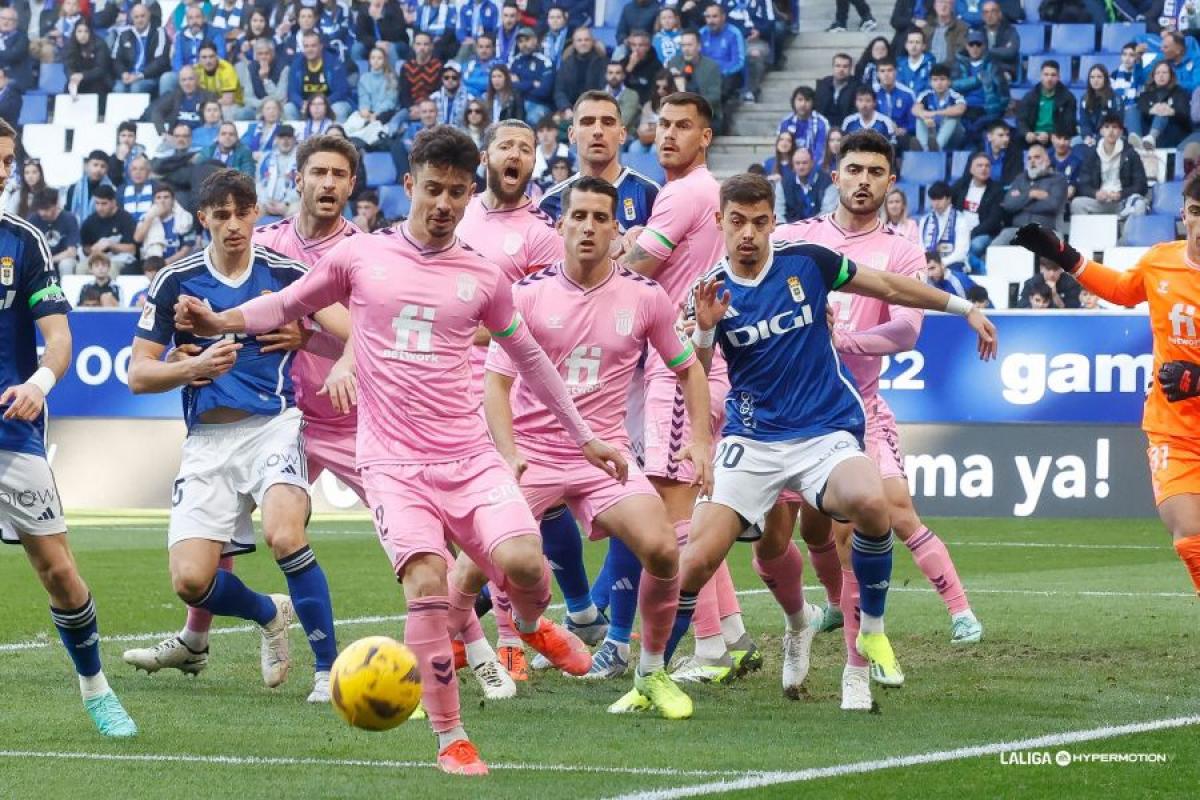 1x1 del Real Oviedo aprobado general y dos sobresalientes en el Carlos