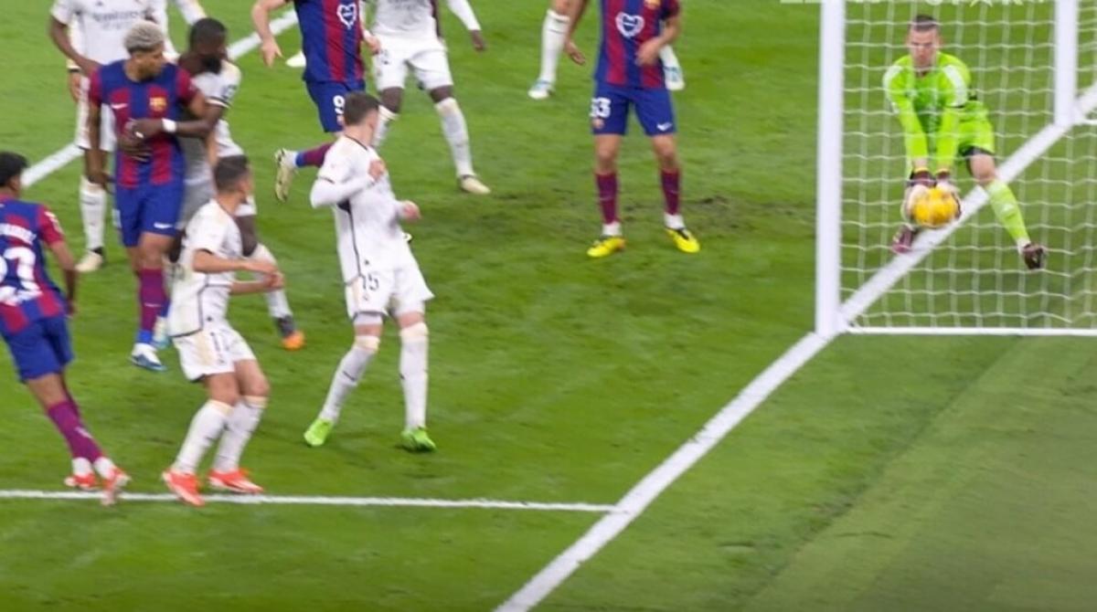 Lamine Yamal marca un gol fantasma en el Bernabéu y el VAR no tiene cámaras