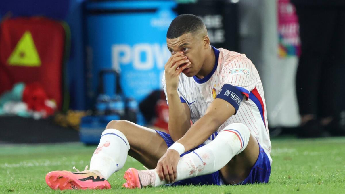 Kylian Mbappé jugará la Eurocopa con una máscara por su fractura de nariz