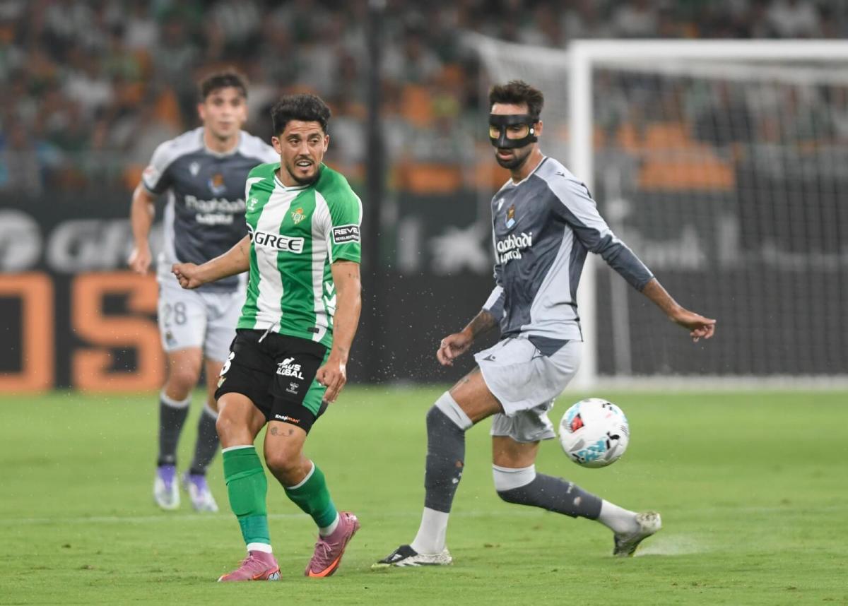 من لقاء ريال بيتيس وسوسيداد (وكالات)