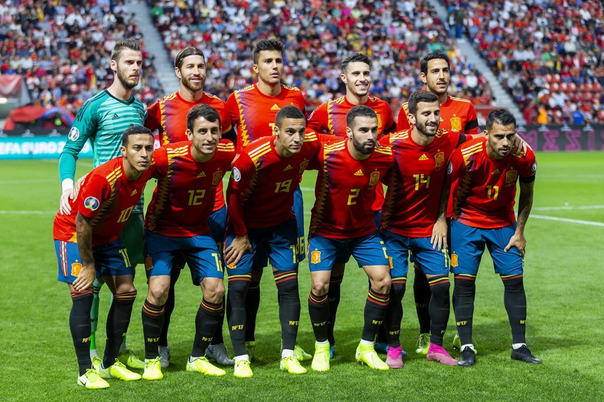 España Islas Feroe, las notas con cuatro notables y dos suspensos